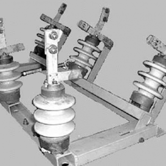 Разъединители переменного тока на напряжение 10 кВ наружной установки типа РЛН фото 1